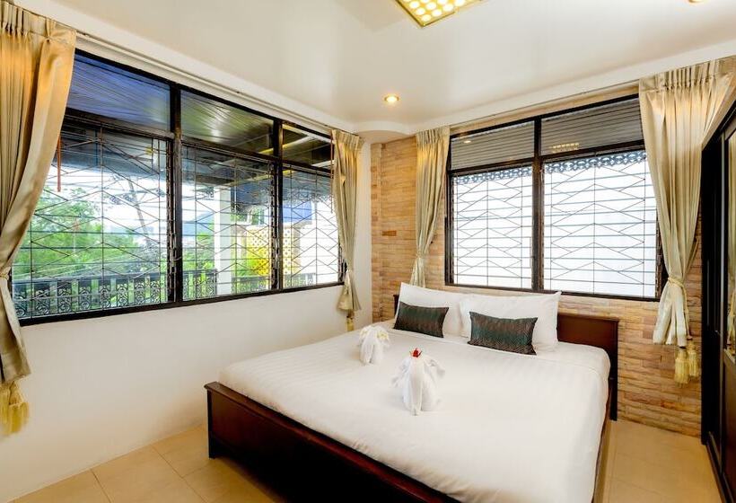 수영장이 있는 3베드룸 빌라, Club Bamboo Boutique Patong Beach Resort
