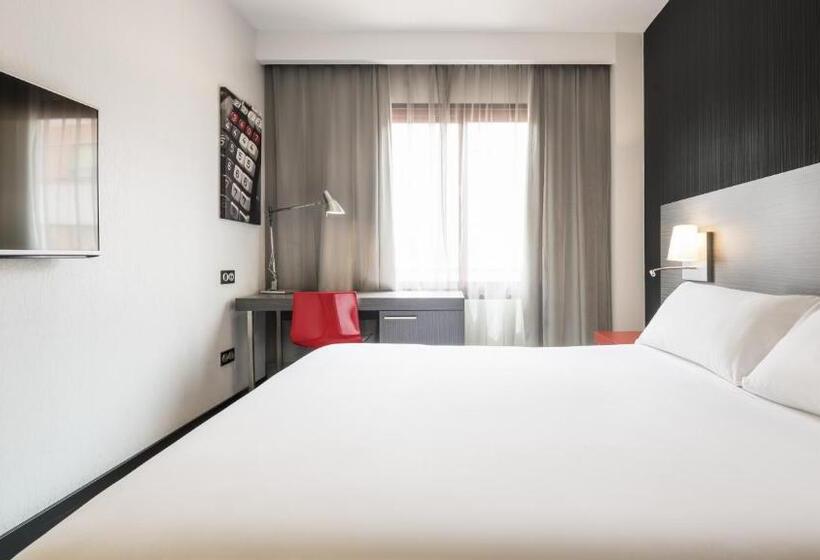 Номер Стандарт, Ilunion Suites Madrid