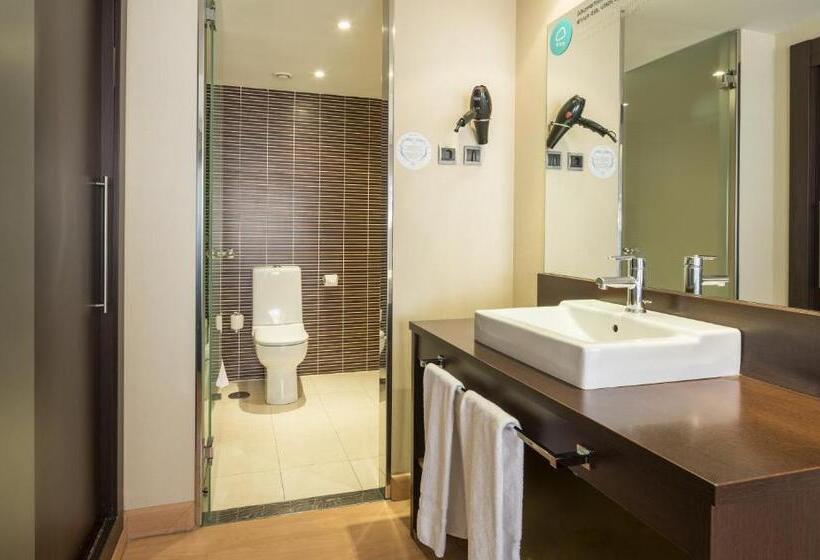 Семейный Номер, Ilunion Suites Madrid