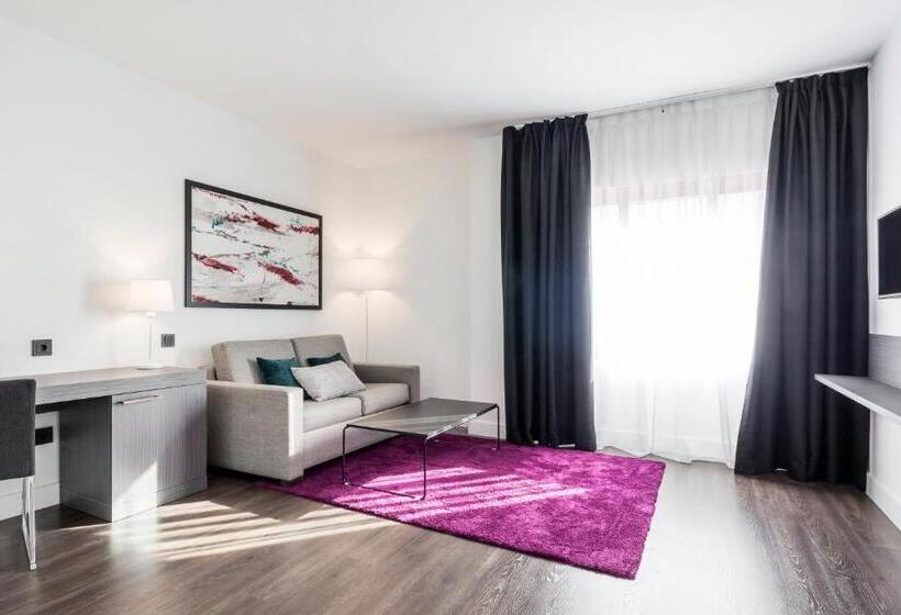 Семейный Номер, Ilunion Suites Madrid