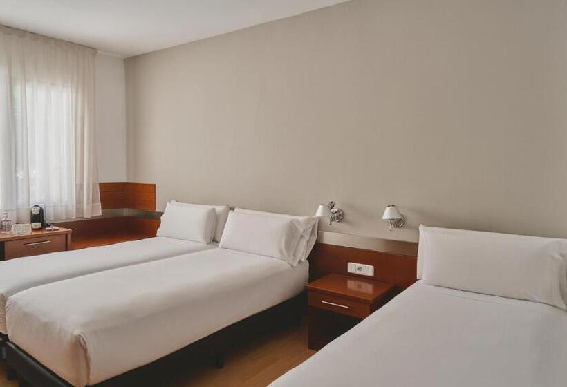 Номер Стандарт Трехместный, Tres Torres Atiram Hotels