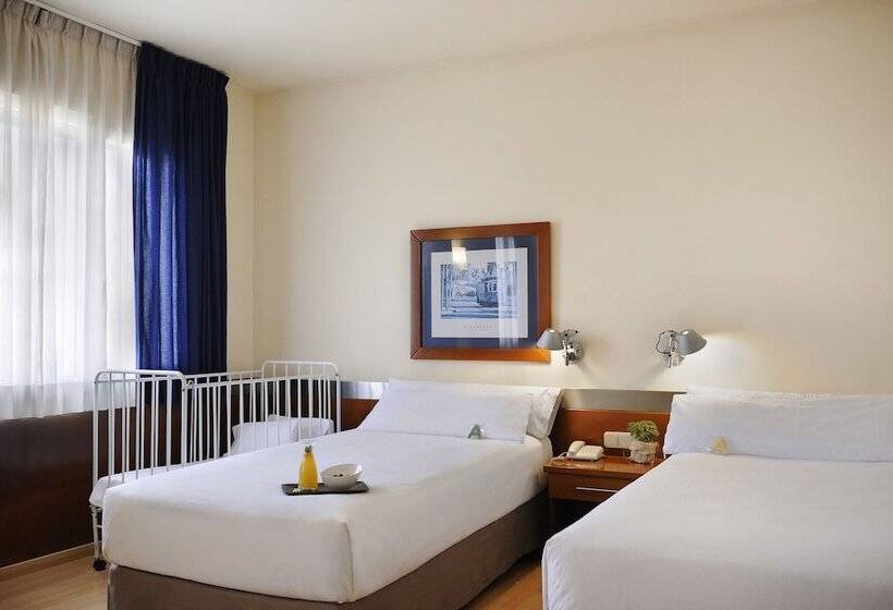 Номер Стандарт Трехместный, Tres Torres Atiram Hotels