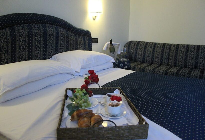Семейный Номер, Yachting Hotel Mistral