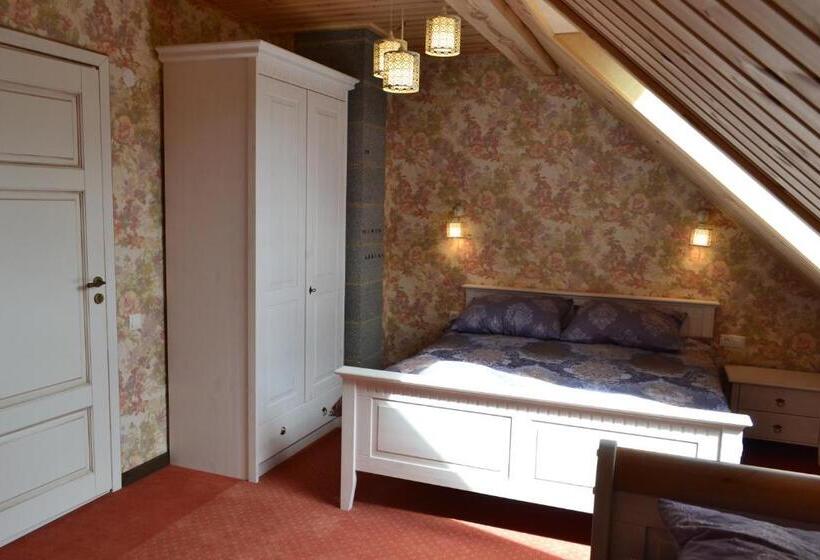 اتاق استاندارد چهارنفره با سرویس بهداشتی مشترک, Sunny Beaver B&b