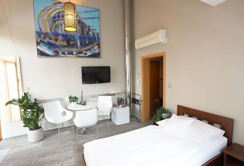 舒适三人间, Apart Hotel Jablonec