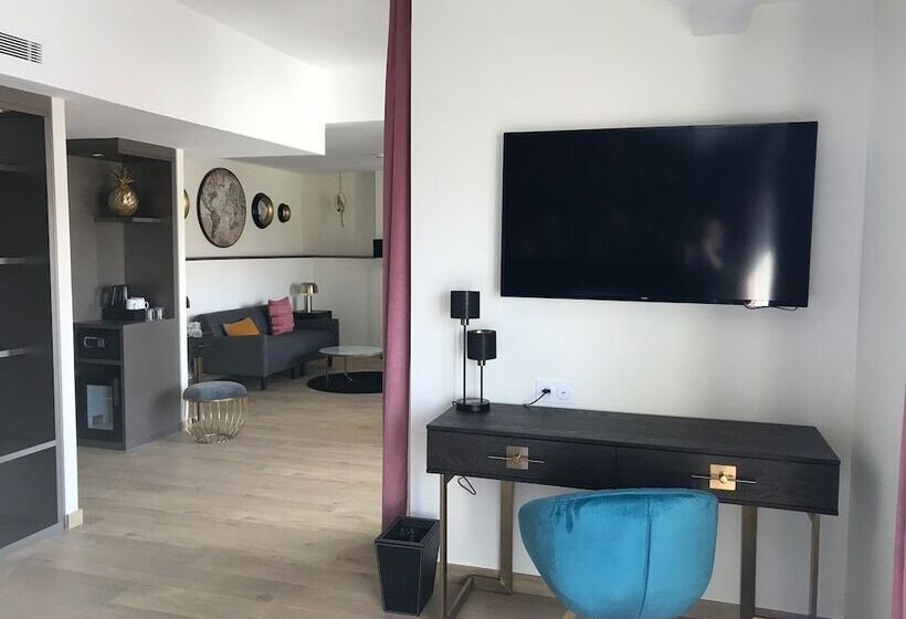 Полулюкс Вид на Город, La Villa Port D Antibes & Spa