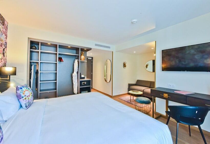 Номер Премиум Вид на Город, La Villa Port D Antibes & Spa