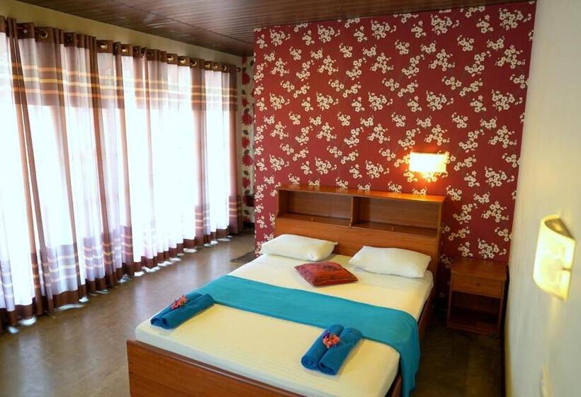 اتاق استاندارد سه تخته با بالکن, Pub Ceylon Hostel