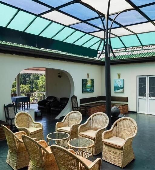 تختخواب در اتاق مشترک, Pub Ceylon Hostel