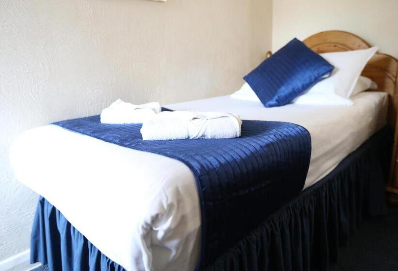 Номер Стандарт Индивидуальный Совместная Ванная, Corner House Hotel Gatwick With Bookable Holiday Parking