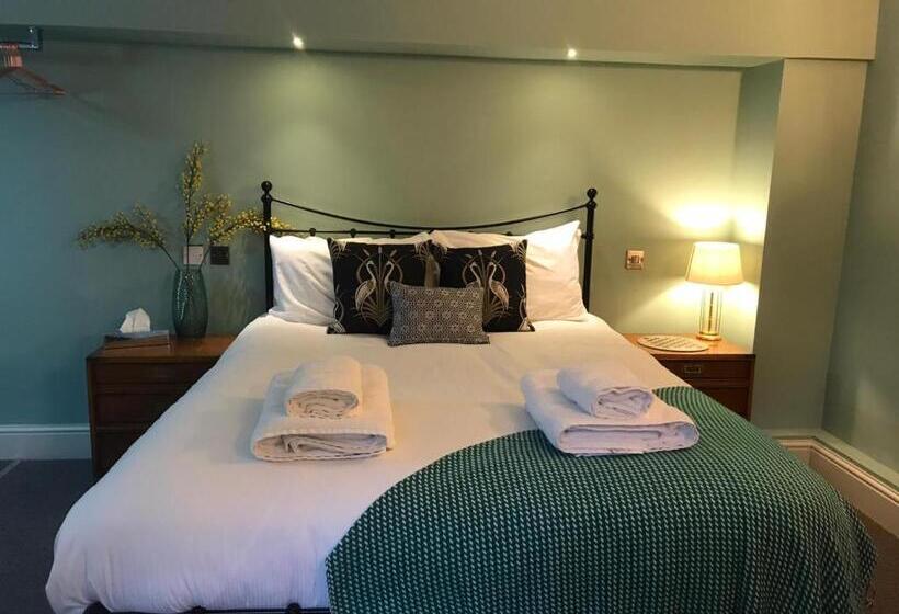 Полулюкс Вид на Сад, Haweswater Hotel