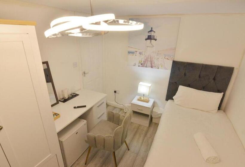 Трехместный Номер Базовый, Anchor Guest House