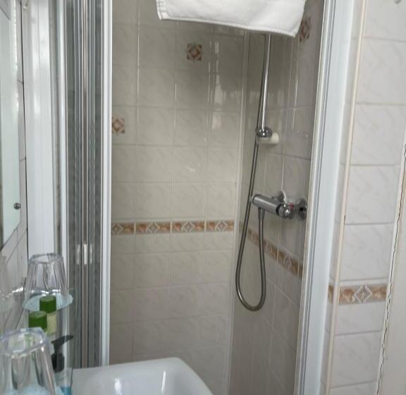 חדר סטנדרט עם מיטת קינג, The Shelbourne   Exclusivley For Adults
