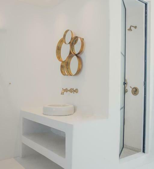 سوییت سوپریور, Koukoumi Vegan Boutique
