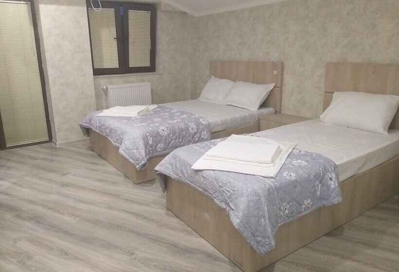 Standard Triple Room, Tbilisi Center
