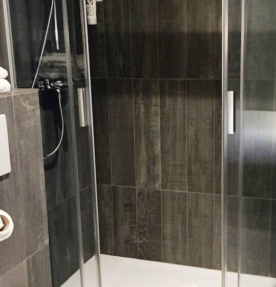 Номер Стандарт, Ibis Clichy Centre Mairie