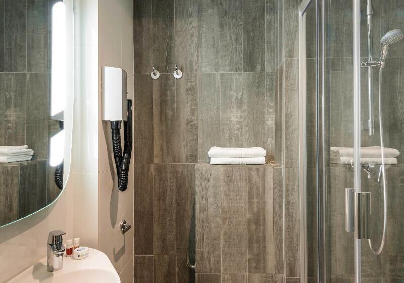 Номер Стандарт, Ibis Clichy Centre Mairie