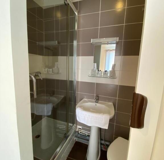 Номер Стандарт, Kyriad Direct Beziers Centre