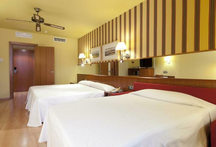 Семейный Номер, Ilunion Les Corts Spa