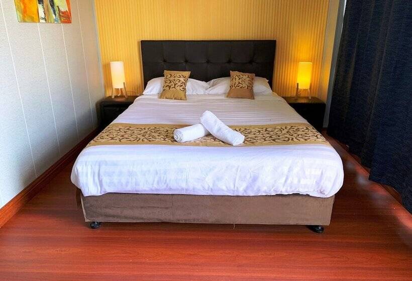 Номер Стандарт, Albion Motel Finley