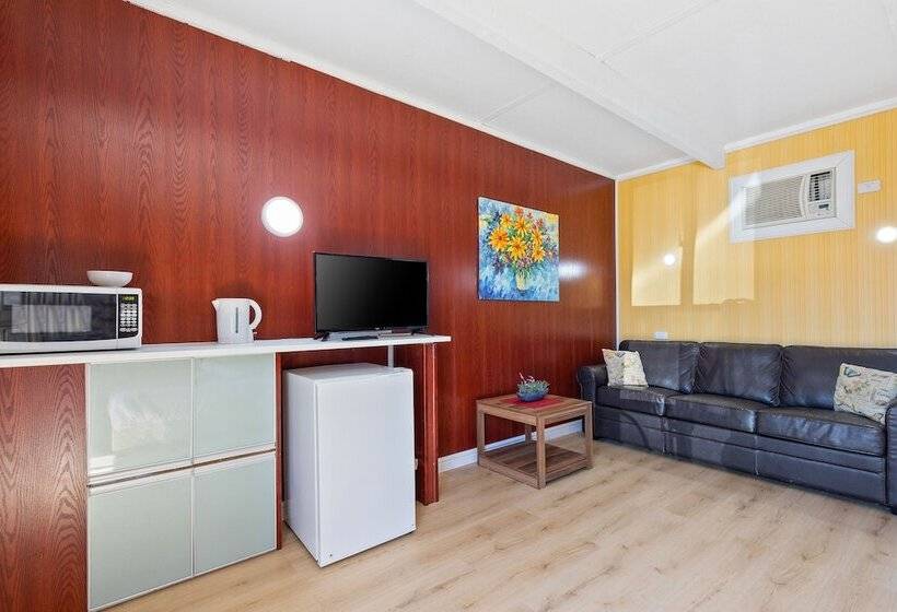 Номер Стандарт, Albion Motel Finley