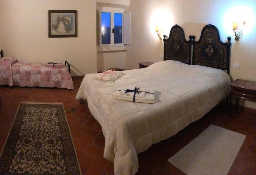 Трехместный Номер Стандарт Вид на Сад, Podere Il Sasso