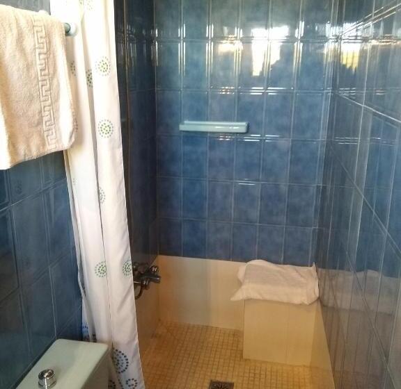 Номер Стандарт Трехместный, Hostal San Francisco