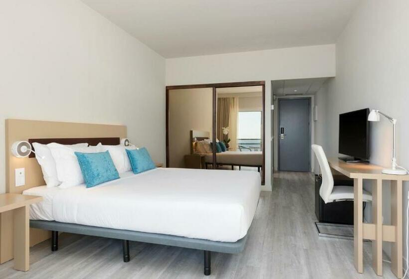 اتاق پرمیوم با چشم‌انداز دریا, Tryp by Wyndham Lisboa Caparica Mar