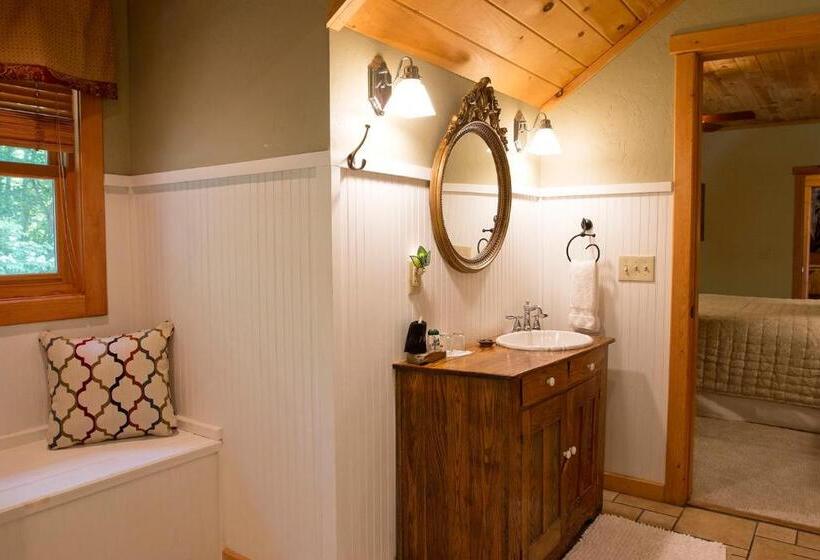 キングサイズベッドのデラックスルーム, Lazy Bear Lodge