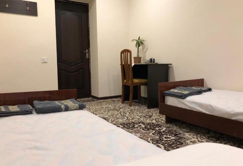 اتاق اکونومی, Koonjak