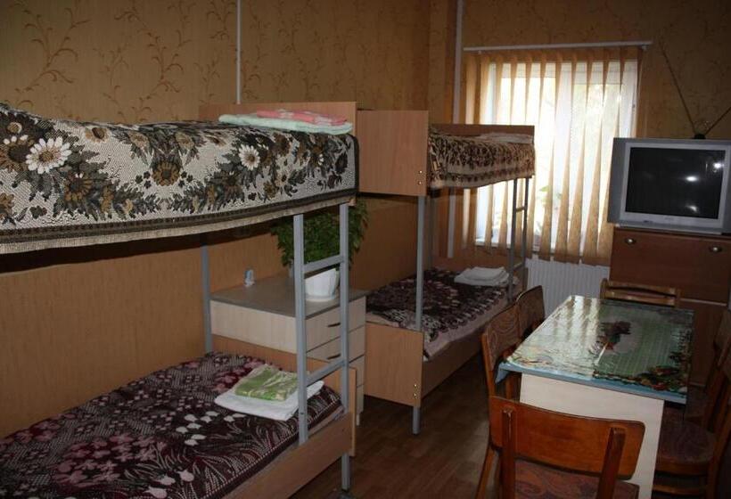 공동 객실, Motel Pid Strihoyu