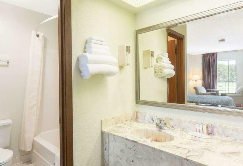 Номер Стандарт 2 Двуспальные Кровати, Days Inn By Wyndham West Point