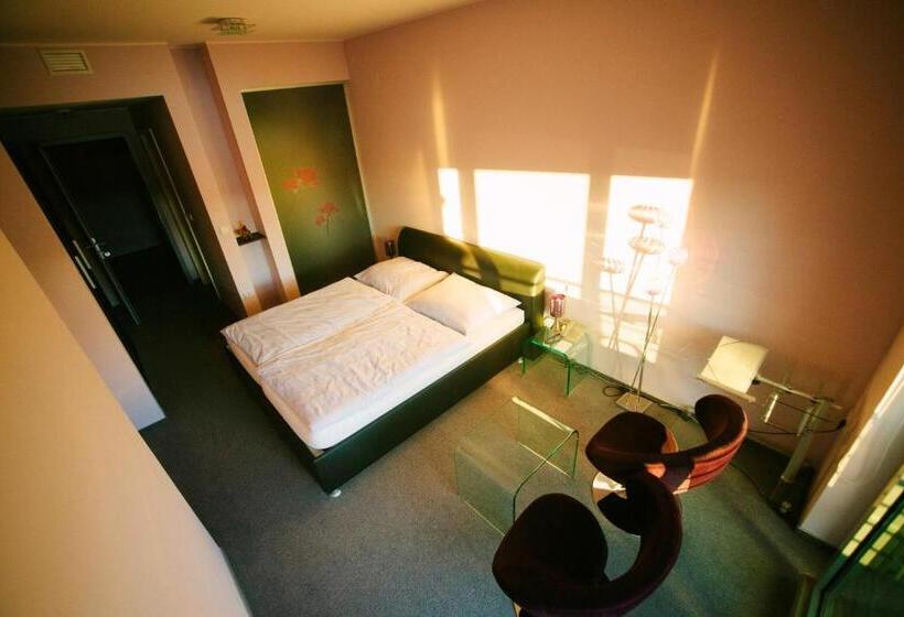 اتاق استاندارد با تراس, šiker B&b