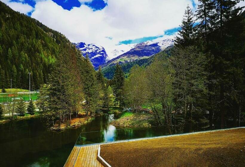 Полулюкс, Au Charmant Petit Lac   Ecohotel Parc & Spa
