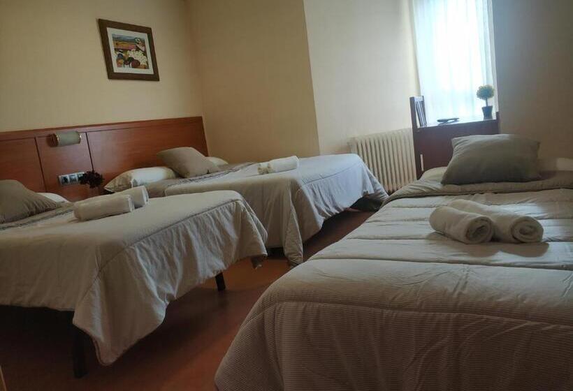 标准三人间, Hostal Restaurante Iruñako