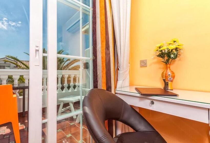 Номер Стандарт с Балконом, Boutique Hotel Pueblo