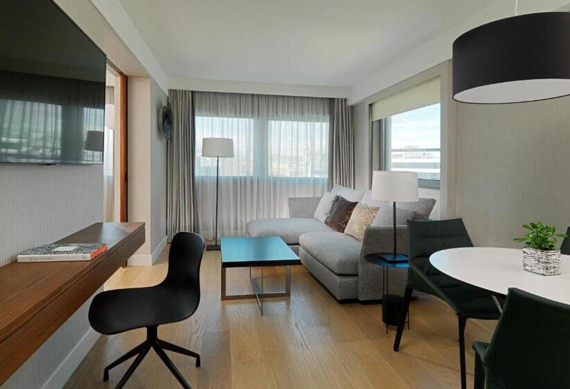 스위트, Athens Marriott