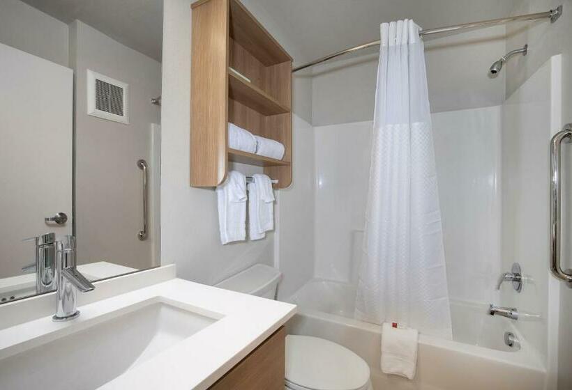Номер Стандарт Адаптированный для Инвалидов, Microtel Inn & Suites By Wyndham Loveland