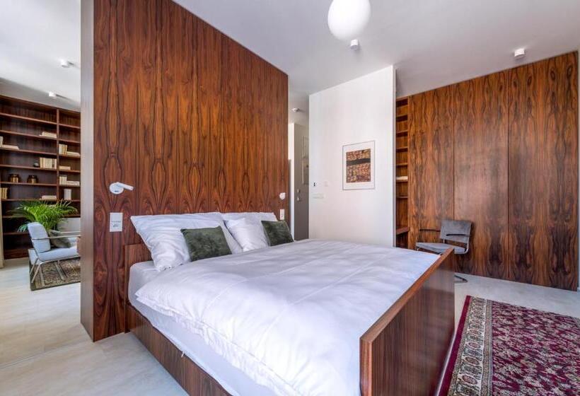 Апартаменты 1 Спальня с Балконом, Apartmánový Dům U Tomana