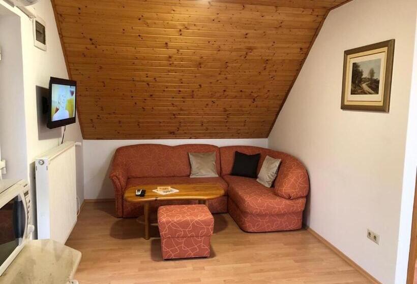 استودیو استاندارد با بالکن, Lucky Villa