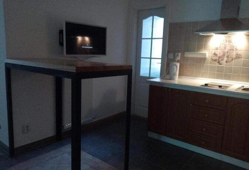 Quarto Triplo Economy, Apartmany Jan Becher