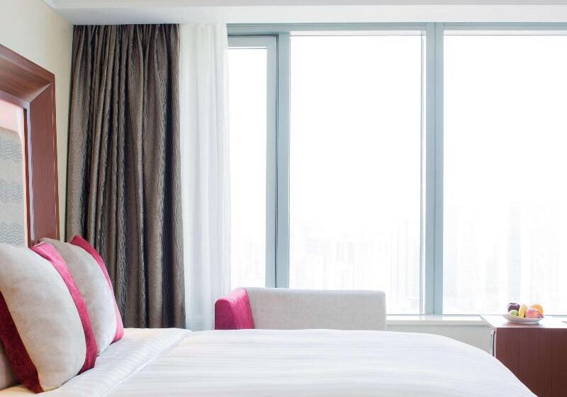스탠다드 룸 킹사이즈 침대, Novotel Atlantis Shanghai   Breakfast In The Clouds With River View In The Revolving Restaurant