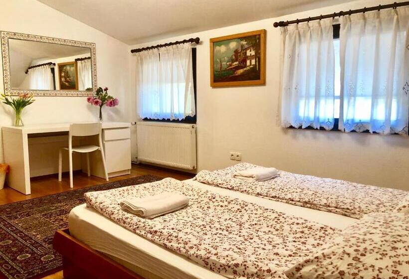 اتاق خانوادگی, Apartments Maria