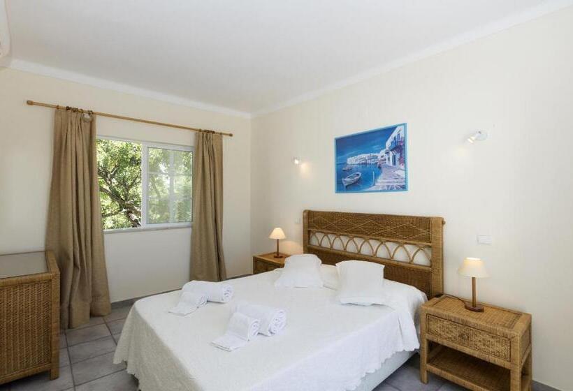 带花园景观和一个卧室的别墅, Quinta Do Rosal