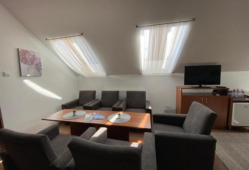 园景标准四人间, Riviéra Apartmanok