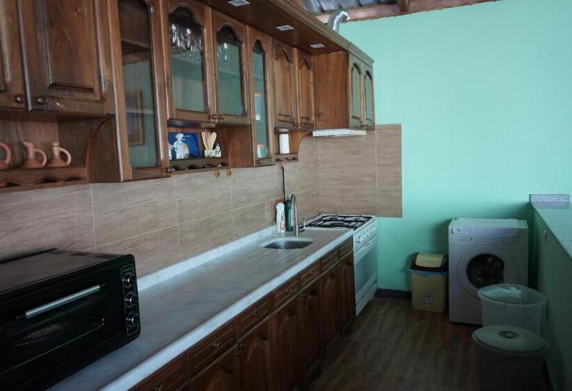 ویلای یک اتاق خوابه با استخر شنا, Villa Qero
