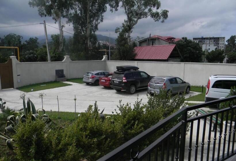 ویلای یک اتاق خوابه با استخر شنا, Villa Qero