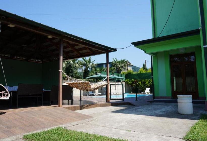 ویلای یک اتاق خوابه با استخر شنا, Villa Qero