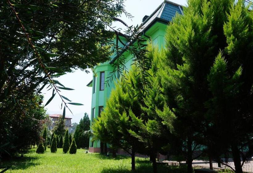 ویلای یک اتاق خوابه با استخر شنا, Villa Qero