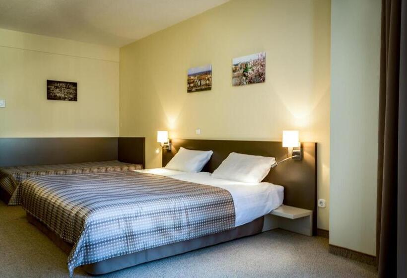 스탠다드 트리플 룸, Corvin Hotel Budapest Corvin Wing
